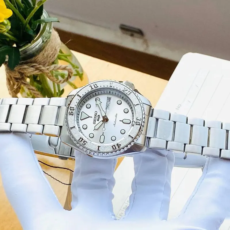 Seiko 5 Sports Silver Dial Automatic Men's Watch- SRPE71